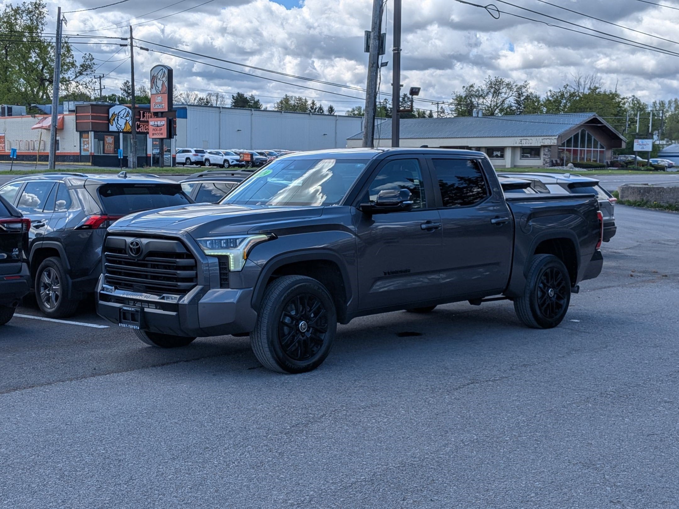 2024 Toyota Tundra Limited w/ Limited Premium & Power Pkg