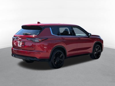 2026 Mitsubishi Outlander LE