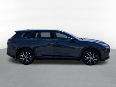 2025 Toyota Crown Signia XLE