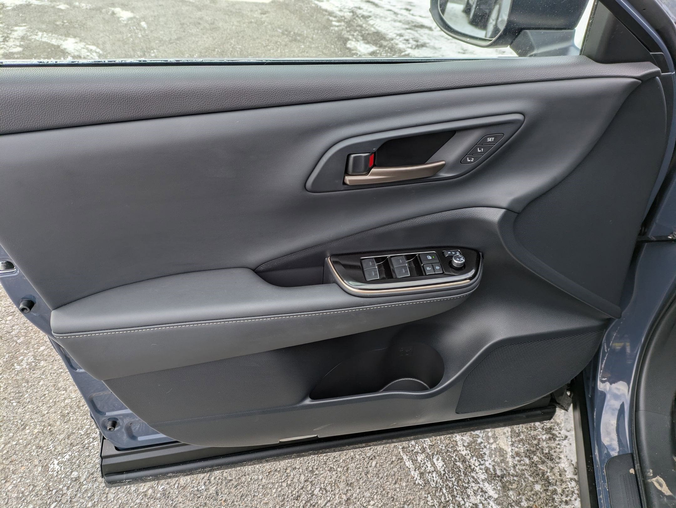 2025 Toyota Crown Signia XLE