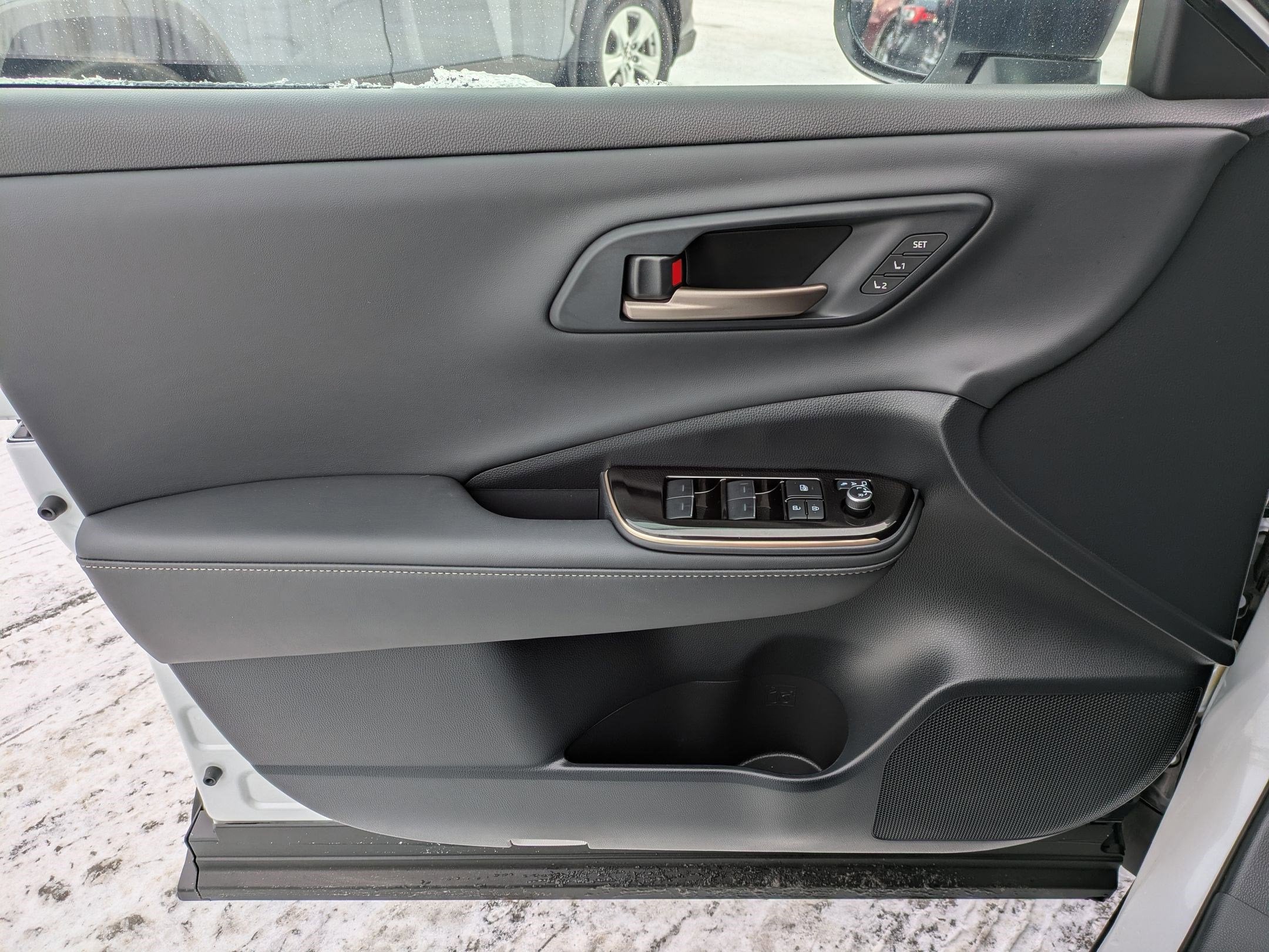 2025 Toyota Crown Platinum