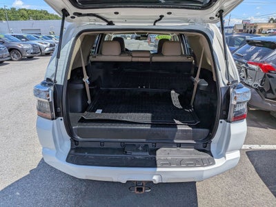 2023 Toyota 4Runner SR5 Premium w/ Third Row Seating