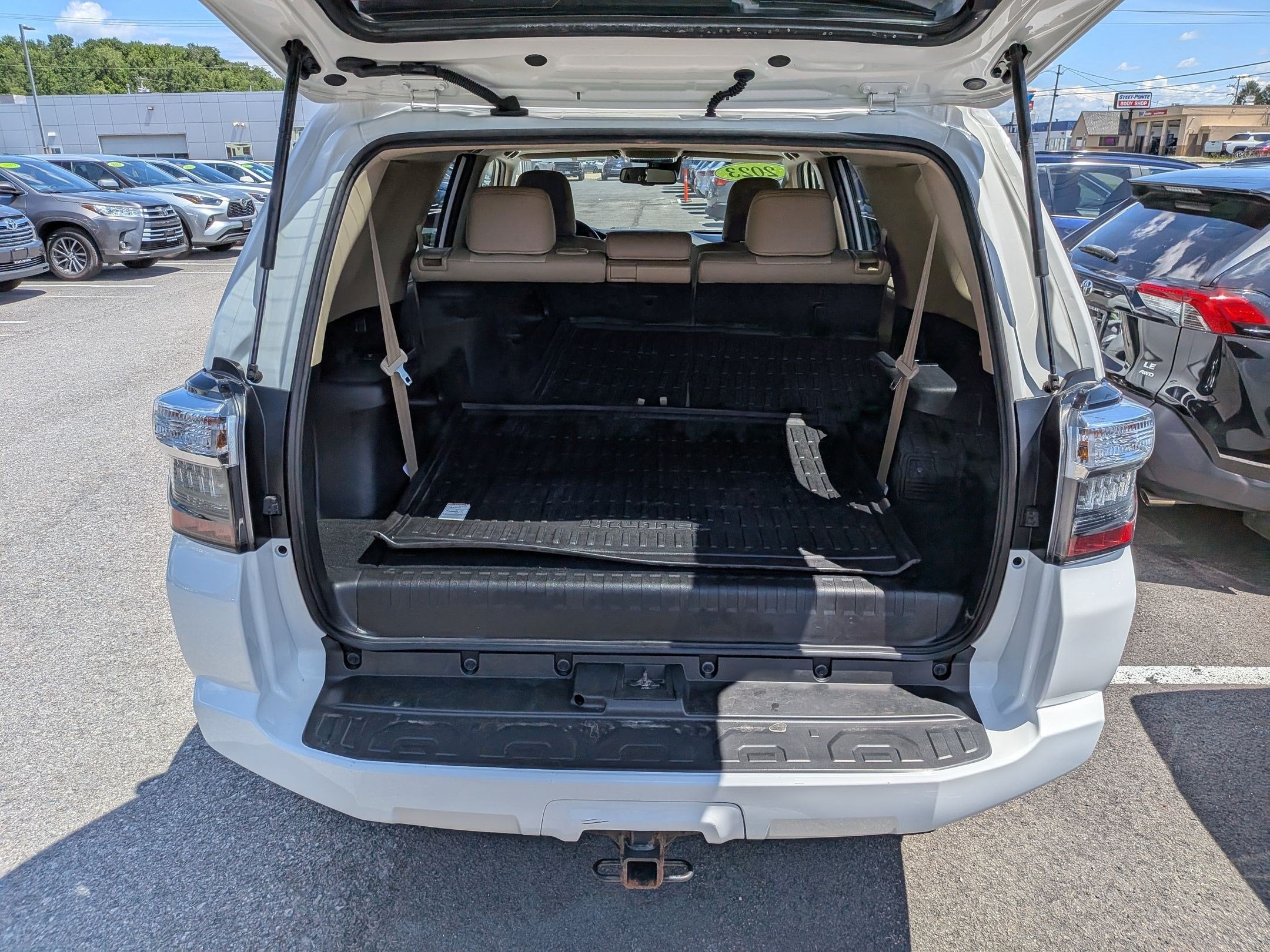 2023 Toyota 4Runner SR5 Premium w/ Third Row Seating