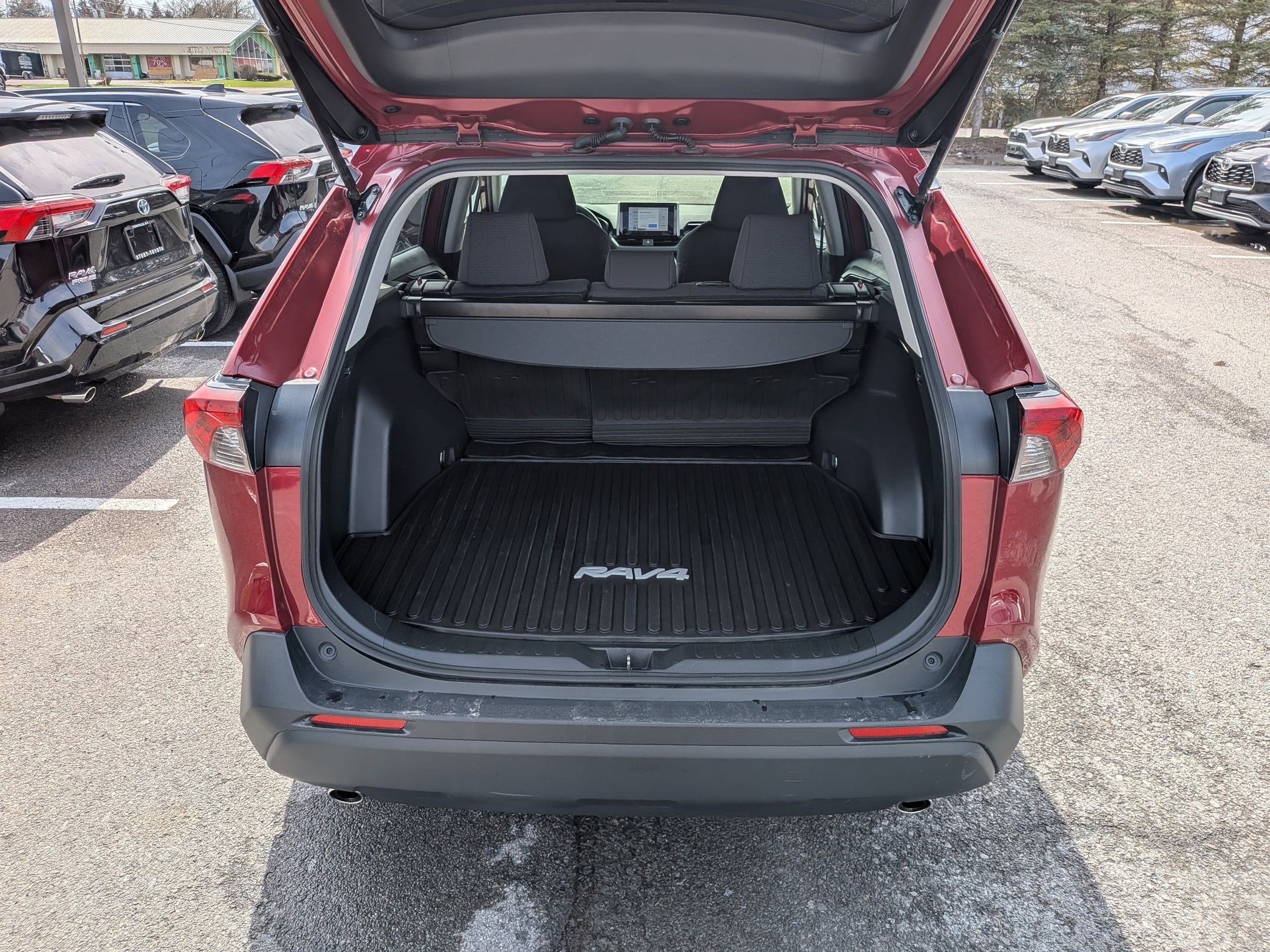 2023 Toyota RAV4 LE
