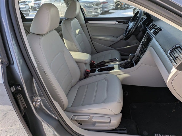 2019 Volkswagen Passat 2.0T Wolfsburg